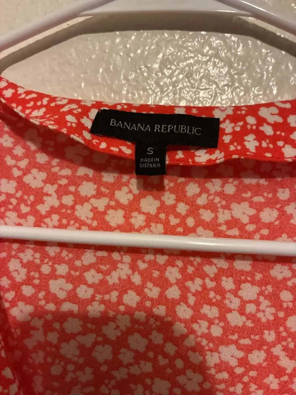 Banana Republic Short Sleeve Coral Pink Floral Peplum Blouse